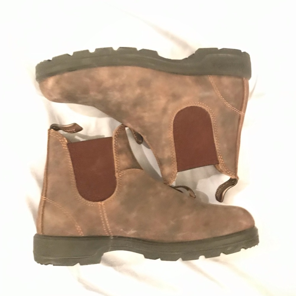Brand new unworn Blundstones